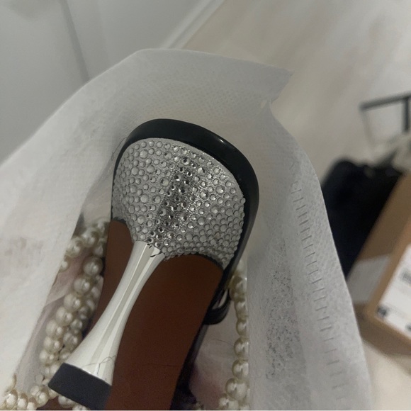 Pearl heeled black shoe - Picture 2 of 4